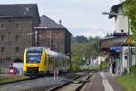 2648 021 erreicht den Bahnhof Löhnberg wo bereits 2 Fahrgäste warten.

Löhnberg 27.04.2024