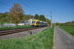 VT 203 der Hessischen Landesbahn war am 22.04.2026 als RB 24439 auf dem Weg von Limburg nach Wiesbaden. In Kürze wird der Haltepunkt Lindenholzhausen durchfahren.