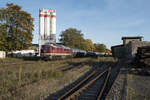 232 109 der Leipziger Eisenbahnverkehrsgesellschaft brachte einen Kesselzug in die Gradestraße zum Tanklager, über Berlin Neukölln und dem Bahnhof Teltowkanal auf dem Schienennetz der