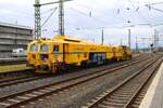 Leonhard Weiss Plasser und Theurer Stopfexpress 09-3X und USP 2000 SWS am 15.02.26 in Frankfurt Höchst
