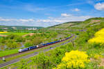 185 661 Lokomotion  Paul  mit einem Paneuropa/Terratrans KLV-Zug bei Himmelstadt Richtung W�rzburg, 07.05.2022