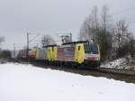 Die ES 64 F4-007 und eine Weiter am 16.01.2010 mit einem KLV-Zug unterwegs bei Ostermnchen.
