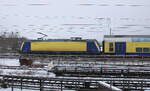 Metronom 146-10 (91 80 6146 510-3 D-AMS) mit dem RE 82020 von Bremen Hbf nach Hamburg Hbf, am 17.02.2026 in Hamburg-Veddel.