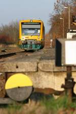 In Hagenow Stadt steht die R3 der ODEG nach Neustrelitz zur Abfahrt bereit.