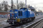PRESS - Eisenbahn-Bau- und Betriebsgesellschaft Pressnitztalbahn mbH, Jöhstadt mit ihrer  204 011-5  [NVR-Nummer: 92 80 1203 212-6 D-PRESS] mit Messapparatur als Frontansatz auf Messfahrt am 15.12.22 Berlin Buch.