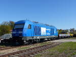 Press ER 20, 253 014-9 ( 9280 1223 051-4 D-PRESS ) mit einem Schwellenzug im Holzbahnhof Gera am 29.4.2026