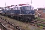 Die historische Kasten-E10 110 169 der PRESS stand zum Tag der Schiene am 20.09.2026 auch in Zwickau abgestellt. Ich mu�te f�r diese Aufnahme total gegen die Sonne trotz Unterst�tzung der diensttuenden Wolke viel nacharbeiten, eine solche Maschine l��t man aber nicht stehen.