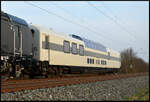 Der Railadventure  Waschbär  2016 902 fuhr am 08.03.2026 mit zwei neuen Vectron (5370 174 PL-ID & 5370 180 PL-ID) sowie dem Aussichtswagen LUXON (CH-RADVE 61 85 8990 003-3 SRmz) im trüben