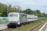 RADVE 111 215-0 durchf�hrt mit 3 Schutzwagen Herten-Westerholt mit Blick auf die Kollegen die soeben im Gegengleis entgegen kommen 27.8.2026