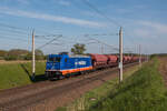 Raildox 185 419-9 mit einem Ganzzug Tads-Wagen in Richtung Berlin. Fotografiert am 01.05.2024 in Subzin-Liessow.. 