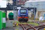 Hanau Hafen am 29.08.26 mit Raildox Eurodual 159 555-2 mit Telezoom vom Gehweg aus fotografiert