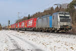 193 991 mit schönen roten Anhängern am 18.2.26 bei Eglharting.