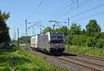 7193 207 der Railpool schleppte am 25.05.26 105 022 durch Wittenberg-Labetz Richtung Falkenberg(E).