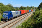 145 008 RBH mit bunten Containern am 10.7.2026 bei Dollnstein.