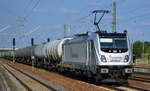 RheinCargo GmbH & Co. KG mit  187 070-8  [NVR-Number: 91 80 6187 070-8 D-RHC] und Kesselwagenzug am 03.09.18 Bf. Flughafen Berlin-Schönefeld.