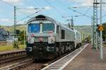 159 236-9 Schweerbau Eurodual & RheinCargo DE671 Class66 in Boppard Hbf, Juli 2025.