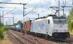 RTB CARGO GmbH mit der Rpool  186 423-0  [NVR-Number: 91 80 6186 423-0 D-Rpool] und Containerzug Richtung Polen am 28.08.18 Bf. Flughafen Berlin-Schönefeld.