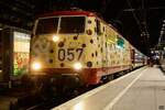 111 057 smart rail mit Partysonderzug MSM in K�ln Hbf, November 2021.