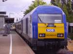 DE 2000-03 schiebt die NOB aus Elmshorn raus. 23.06.08
