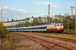 TRI E10 1268 mit Wagen�berf�hrung in Wuppertal, Mai 2021.