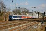 TRI Wittenberger Steuerwagen & TRI 110 428-0 schiebt Fu�ballsonderzug von M�nster nach Wuppertal, M�rz 2022.