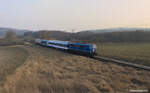 Die 103 222 mit der 113 268, gezogen von der 111 054 auf dem weg nach Mukran.
Dort soll die 103 222 Aufgearbeitet werden. Was dort mit der 103 268 passiert ist mir jedoch ein Rätsel.