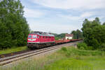 232 173 Triangula mit eine leeren Flachwagenzug bei Neukirchen bei Sulzbach-Rosenberg Richtung Nürnberg, 28.06.2021