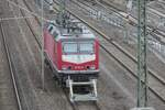 Abgestellte 143 567 von TRG abgestellt in Dresden Hbf an der Brücke Budapester Straße im Februar 2026.