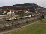 Die ES 64 F4-024 mit einem KLV-Zug am 17.03.2012 bei der Durchfahrt in Retzbach-Zellingen.