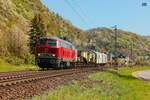 VEB 218 139-4 mit leeren Trafozug in Erpel, April 2025.