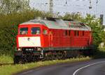 WFL 232 283-2 | Anklam - Anschluss Binnenhafen | Mai 2026 | links wurde schon ein St�ck Leitplanke wegretuschiert. Dahinter w�re die Lok verschwunden, wenn der Rest aus dem Schatten raus gewesen w�re.