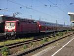 112 035-1 unterwegs als RE 19 (Rhein-Ijssel-Express) nach Emmerich, hier am Oberhausen Hbf. Da VIAS zurzeit ihre Fahrzeugflotte moderniesiert, kommen bei einzelnen Fahrten �ltere Loks mit DR-Dostos von WFL zum Einsatz. (Aufgenommen: 26.05.2026)