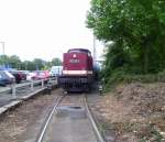 WEG 202 425-5 rangiert einige Kesselwagen vom Industriepark Kalle-Albert in den Gterbahnhof Wiesbaden-Ost; 07.08.2007