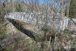 Bei Gr�newalde verl��t der Radweg heute die ehemalige Bahnstrecke von Tr�bitz nach Lauchhammer und wir fahren auf der Gr�newalder Stra�e.