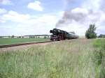 Am 12.07.2003 war 50 3648 mit einem Sonderzug auf der Wismut-Werkbahn unterwegs und wurde hier bei Rußdorf abgelichtet.