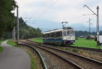 Triebwagen 15 der Bayerischen Zugspitzbahn ist auf dem Abschnitt ohne Zahnstange zwischen Garmisch und Grainau unterwegs, hier bei Km 2,6.