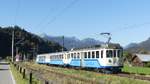 Eine Zugspitzbahn nach Garmisch-Partenkirchen kurz hunter dem letzten Zwischenhalt Hausbergbahn.