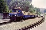Bahnhof Grainau (Sommer 1984): Tallokomotive 1 vor einem Zug der Bayerischen Zugspitzbahn (BZB) nach Garmisch Zugspitzbahnhof  