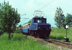 Im Sommer 1984 fand diese Begegnung mit der Tallok 2 der Bayerischen Zugspitzbahn statt. Für Hinweise auf den Ort wäre ich dankbar.
