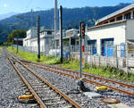 Ausfahrsignal und Zugsicherungseinrichtungen im Bahnhof der Bayrischen Zugspitzbahn in Garmisch-P.