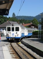 Triebwagen 213 bei der Einfahrt in Grainau am 29.Juli 2009