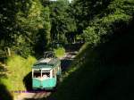 Talfahrt eines Elektrotriebwagens der Drachenfelsbahn durch den Wald hinunter nach Knigswinter.
Diese lteste existierende deutsche Zahnradbahn ist im Jahr 2008 125 Jahre alt geworden.
01.07.2008 