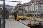 Die  Zacke  mit dem Fahrradwagen in der im Tal liegenden Endhaltestelle Marienplatz.