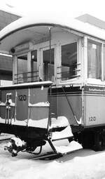 SSB__Zahnradbahn__Vorstellwagen 120 [ME 1900] an der Endstation Degerloch.__19-12-1981