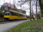 Endlich Frühling - die Zacke freuts. Zwischen Zahnradbahnhof und Liststraße am 12.4.2013