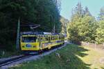 Am 05.09.2023 verlässt der Beh 4/8 12  Otto von Steinbeis  (SLM 1990/5455) der Wendelsteinbahn die Station Mitteralm (1280 m) 