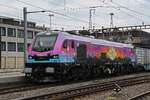 Sadler Eurodual 9000 90 80 2019 308-7 wartet am 08.09.2025 beim Bahnhof Baden.