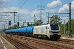 ELP 159 445-6 mit Kesselzug in Berlin Sch�nefeld Flughafen, August 2023.