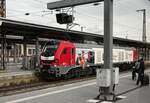 Würzburg Hbf. 19.10.24. Ausnahmsweise nur als Lz kam die EURODUAL 159 238-3 der MEG (Mtteldeutsche Eisenbahn -Gesellschaft) durch den Bahnhof. Eine imposante Erscheinung!