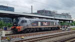 Die sechsachsige E-Lok 159 261 (90 80 2159 261-7 D-ELP) von Netzwerkbahn Sachsen (NeS) pausiert in Dresden Hbf, 08.05.2026